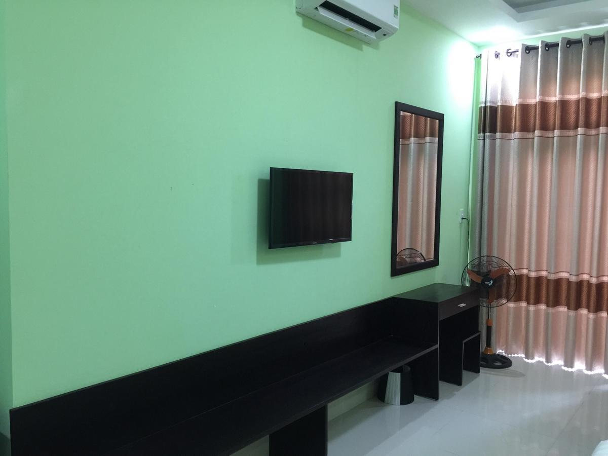 Chau Plus Homestay Хойан Экстерьер фото